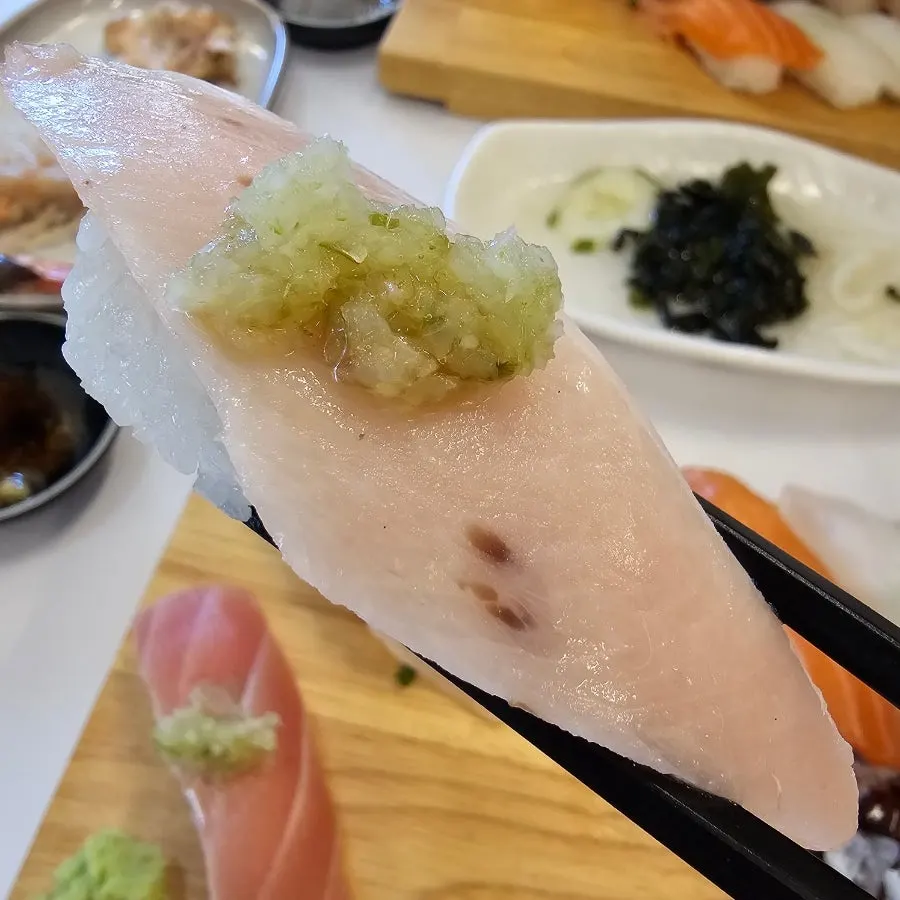 A plate of VIP sushi, 12 pieces