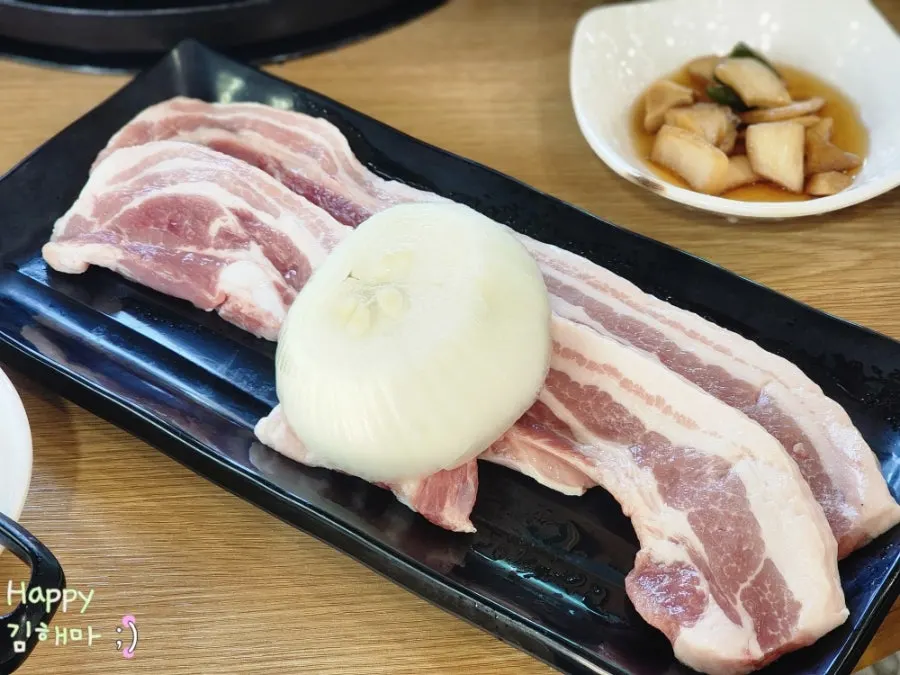 불판에 통째로 올린 포기김치
