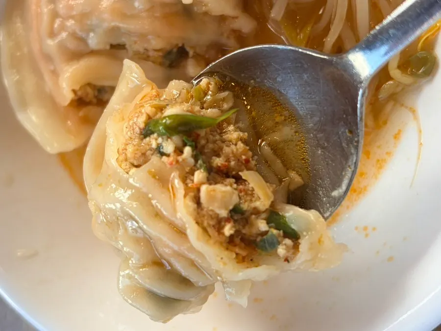 Dumplings in shabu-shabu dumpling hot pot