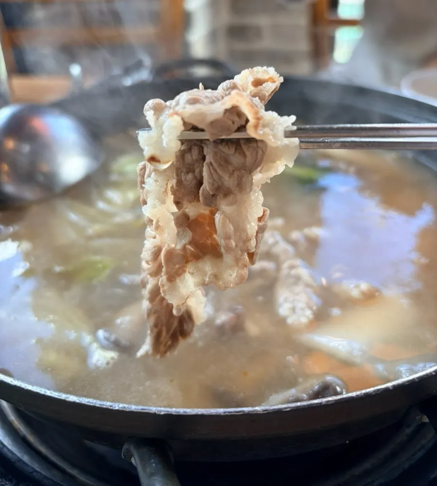 Large dumpling in shabu-shabu dumpling hot pot