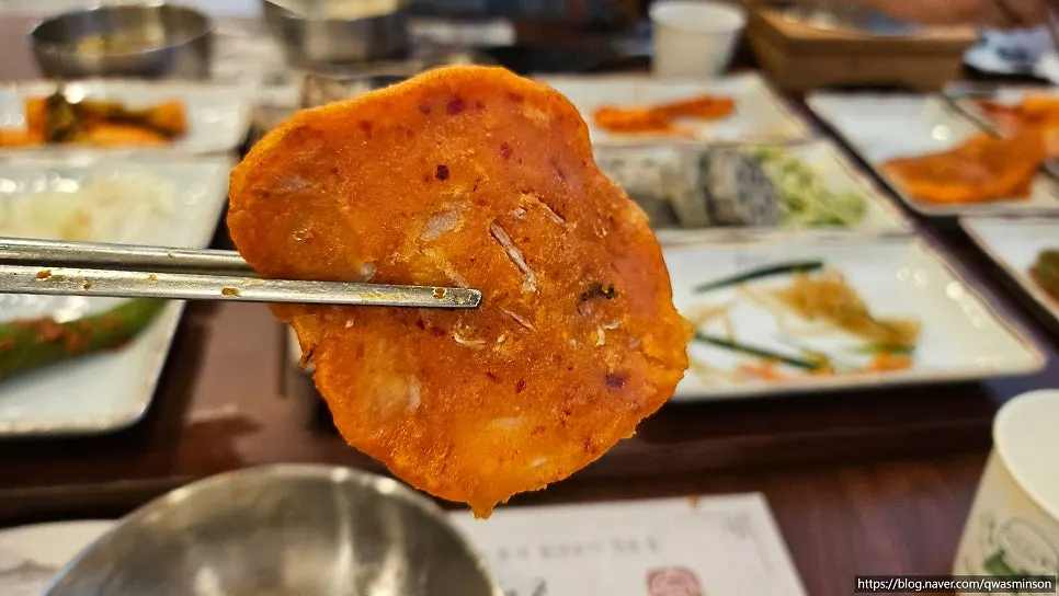 셀프바에서 더 가져온 밥과 반찬