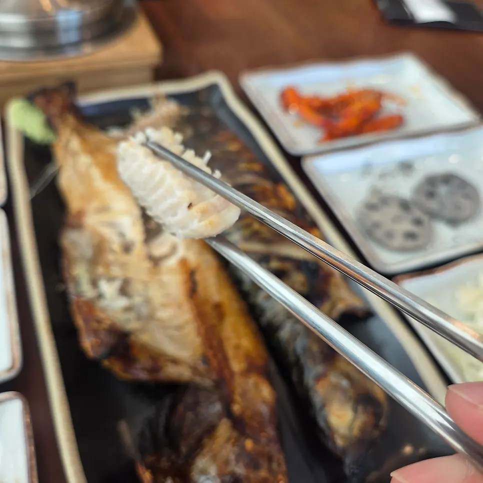 Hotpot rice served alongside grilled rock trout