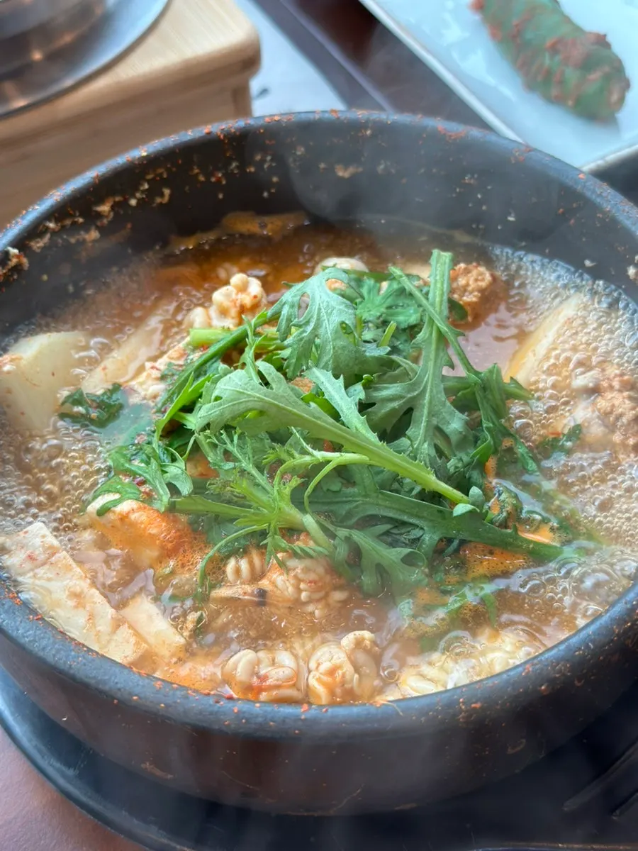 Canh trứng cá minh thái đầy ắp trứng và tinh hoàn cá