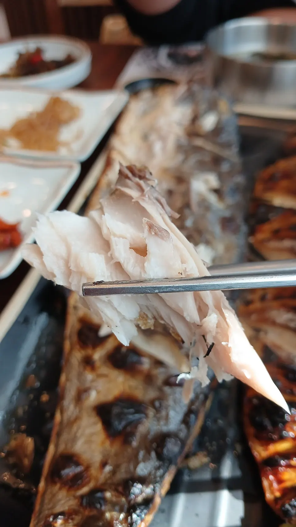 A plate of thick-fleshed grilled Spanish mackerel