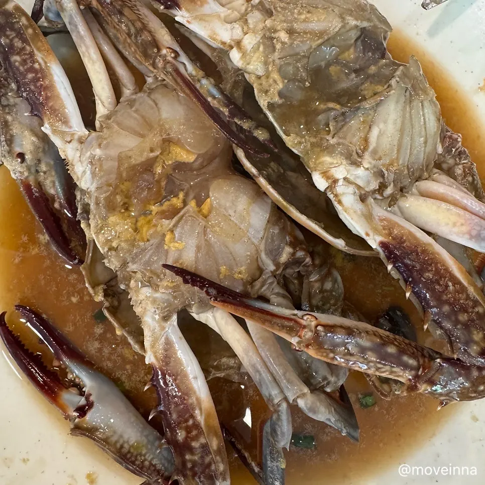 A refilled plate of soy crab