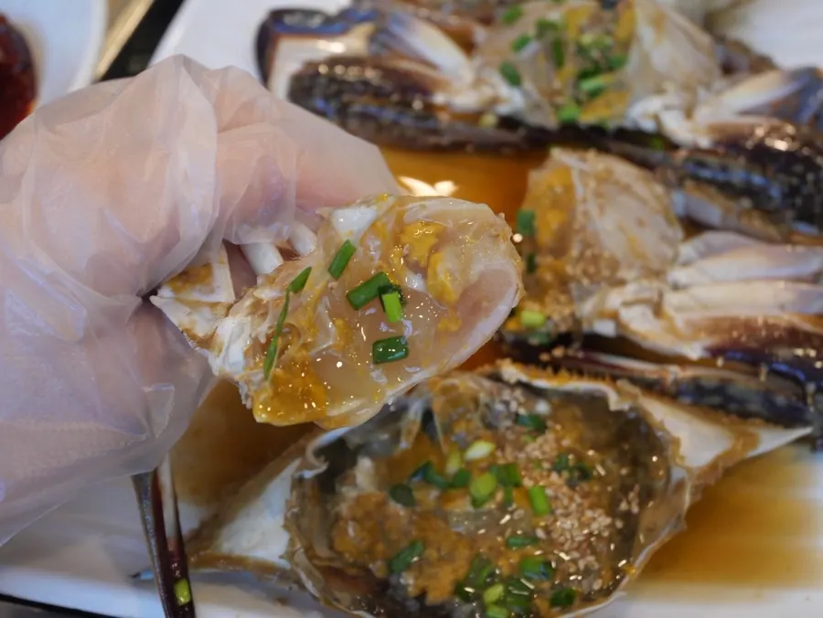 Plump soy crab packed with meat