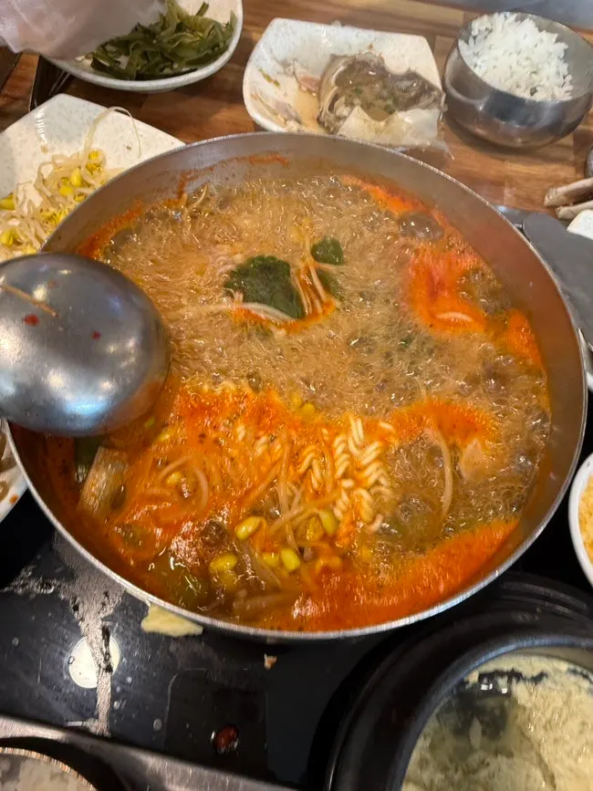 얼큰한 꽃게탕 한 그릇
