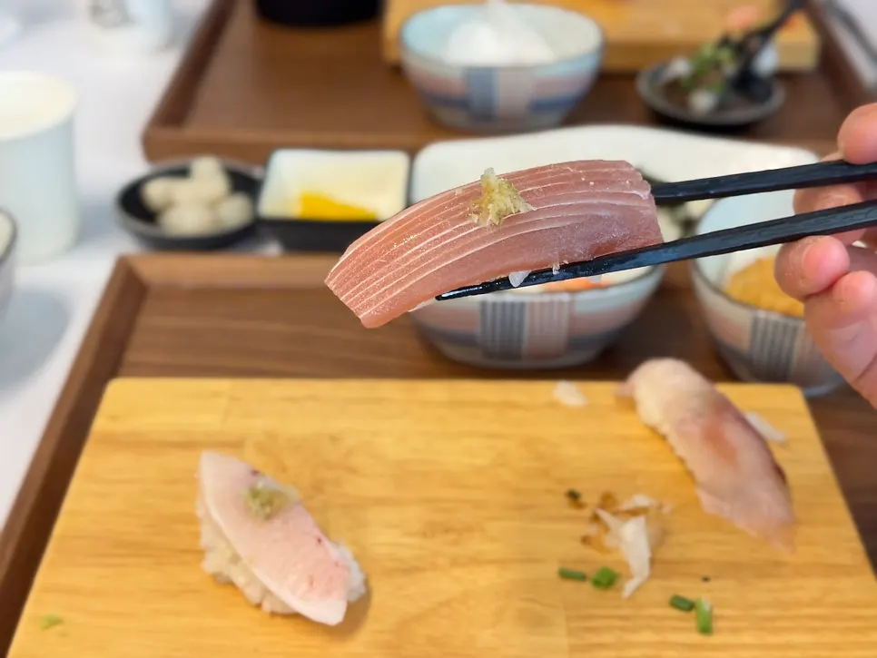 부부 둘이 먹은 초밥 두 세트