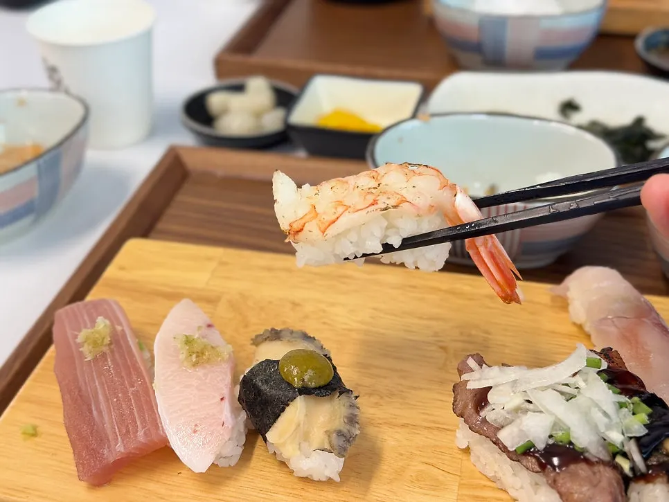 마무리로 담은 초밥 접시