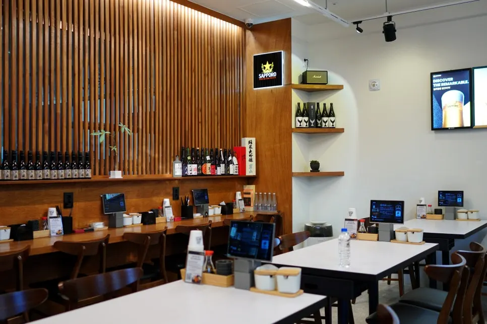 Spacious, clean interior of Hwangje Sushi Ilsan Main Branch