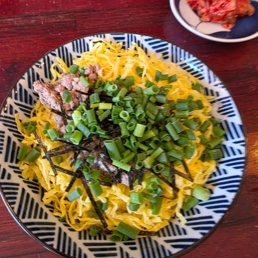 Tamago rice topped with shredded egg omelet