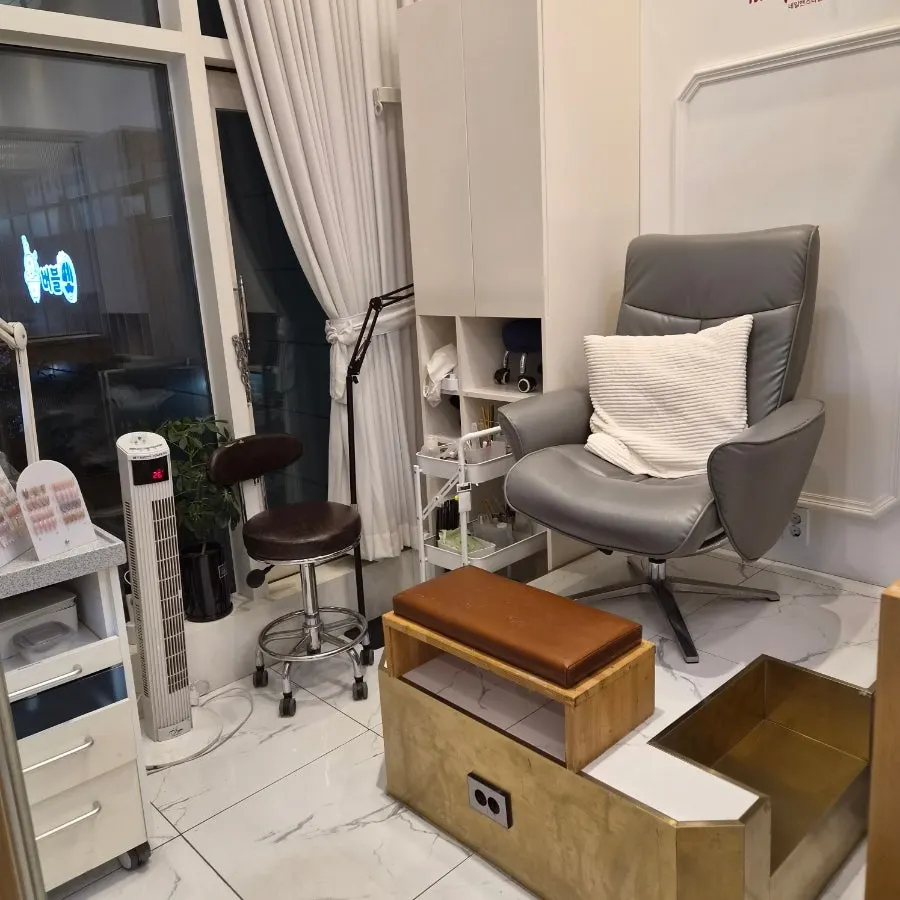 커튼 분리 페디큐어 의자