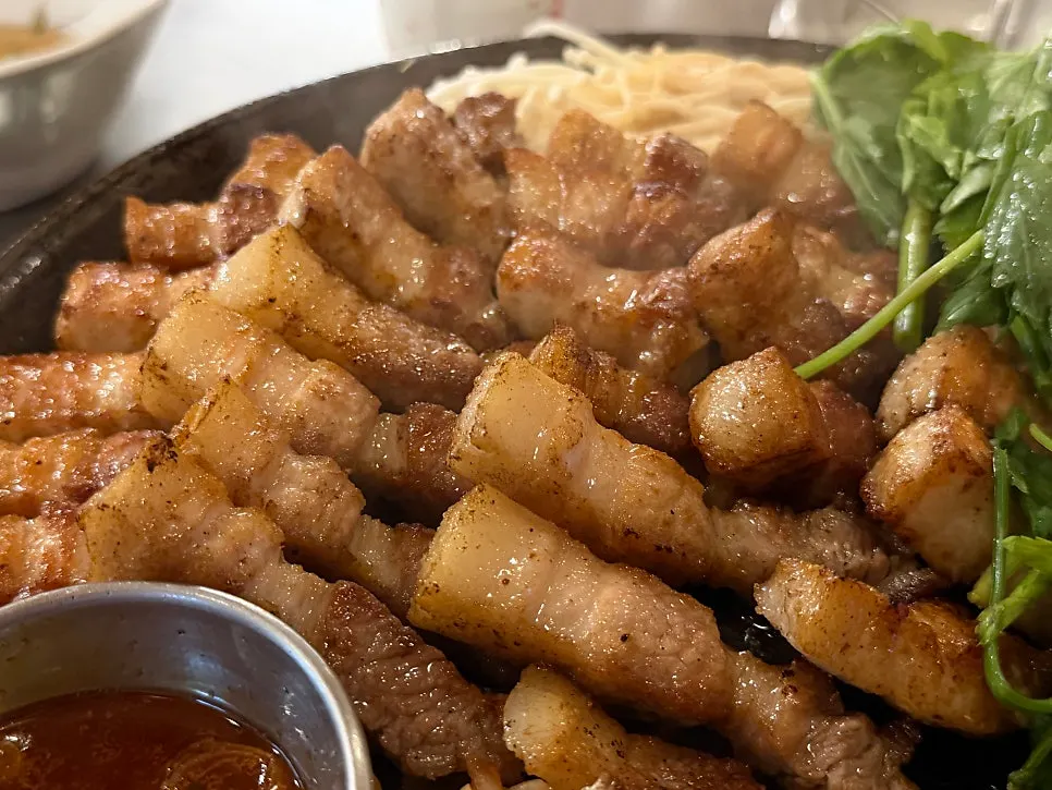 식사를 마친 임대장 대전둔산점 테이블