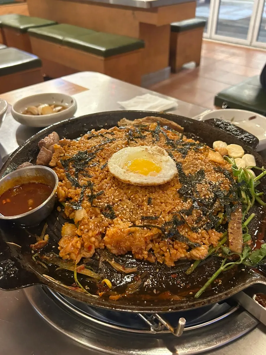 Hanpan fried rice loaded with meat