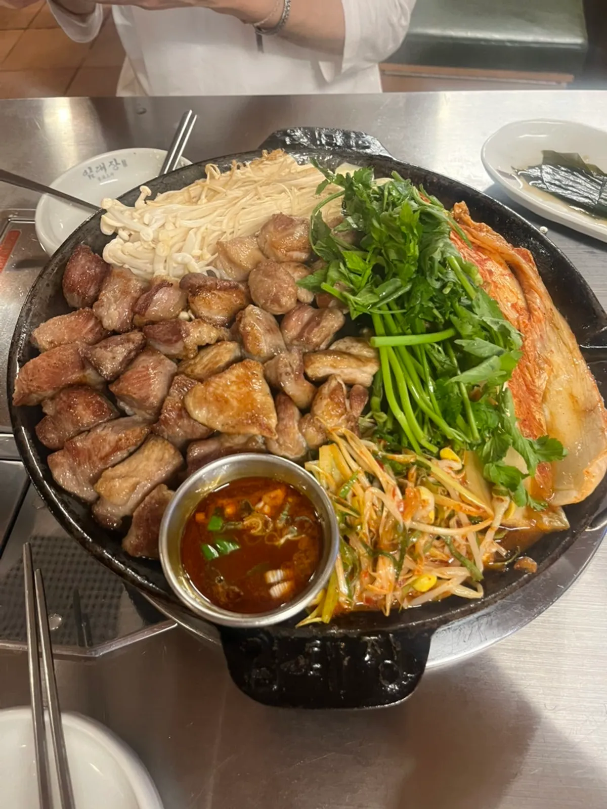 구워져 나온 임대장 목살 한판