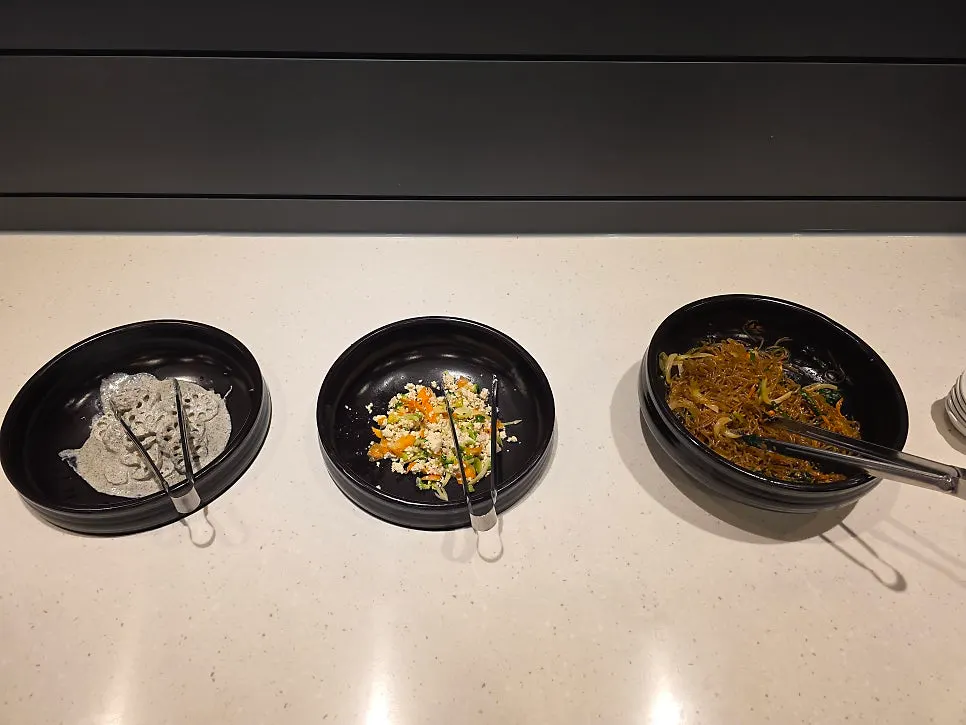 자유롭게 가져다 먹는 반찬 셀프바