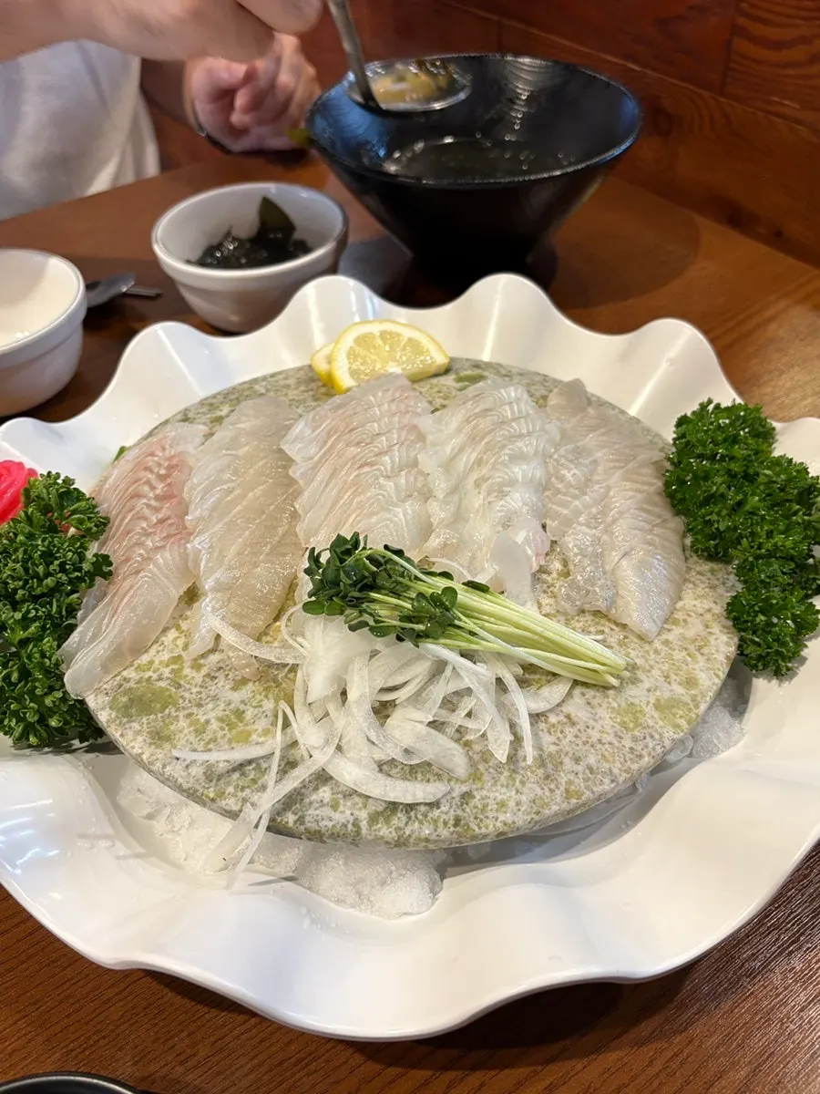 อาหารจากการไป Veteran General Fish Market Incheon City Hall Branch