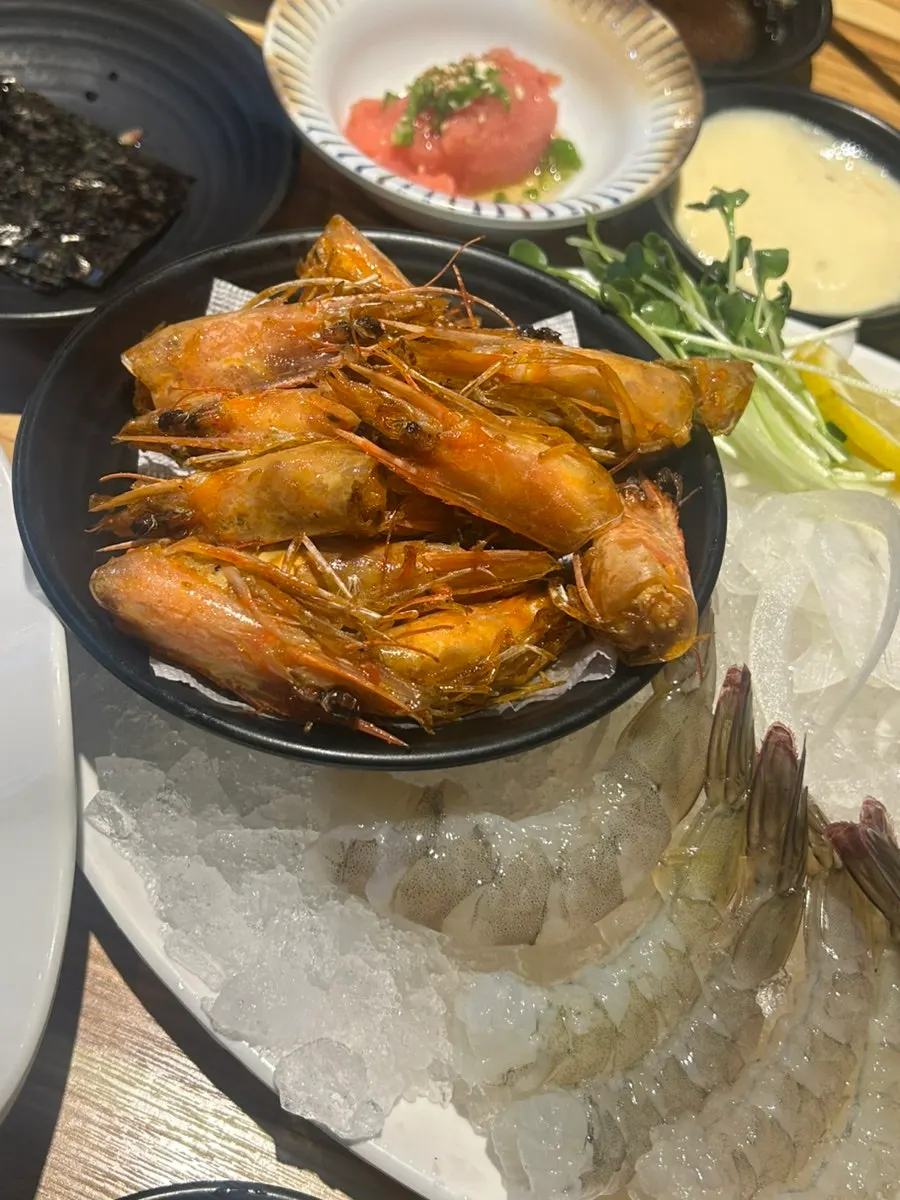 비워져 가는 회 접시