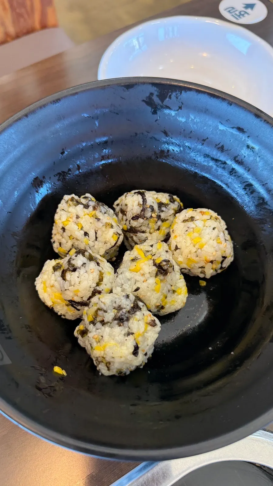 Round hand-shaped rice balls