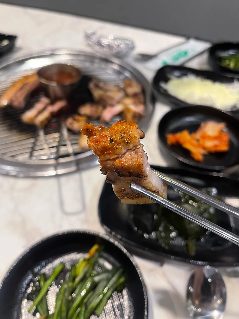 대멸치로 만든 멜젓에 찍은 오겹살