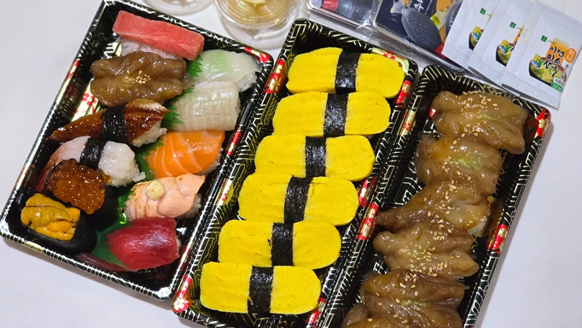 Featured photo of takeout sushi from Minyeong Hwareo Gongjang Moraenae Market Branch