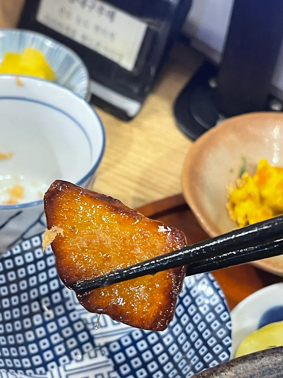 정식에 함께 나온 고구마 맛탕