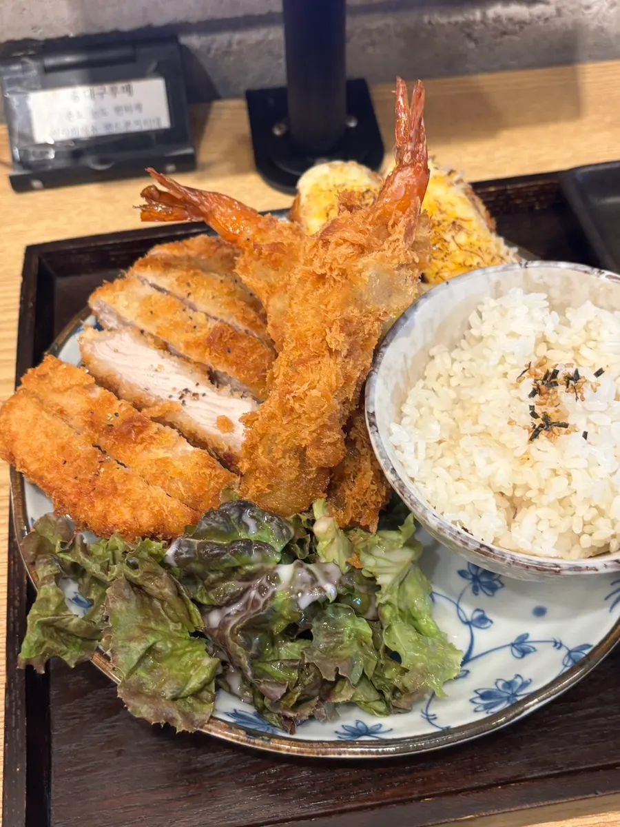 Featured image of the mixed katsu platter at Hongdae Gureume Incheon Nonhyeon Branch