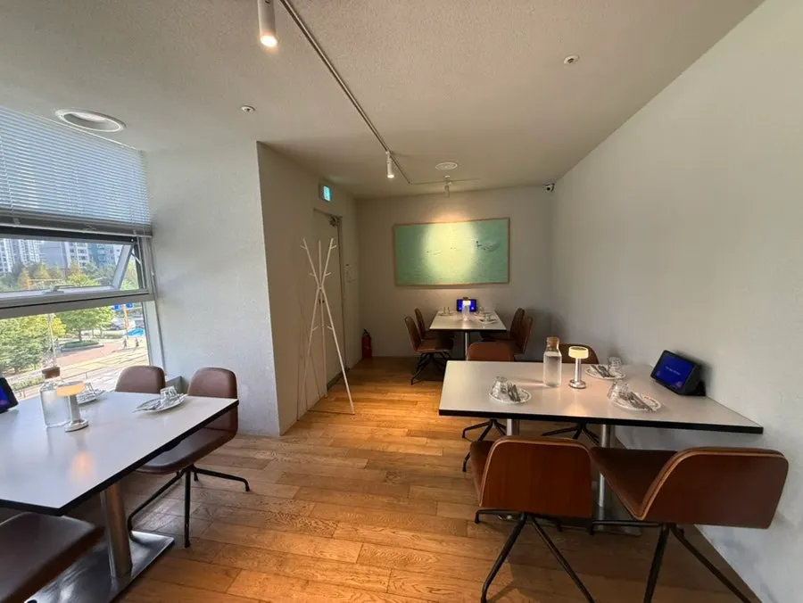 세련된 실내 분위기 관련 이미지