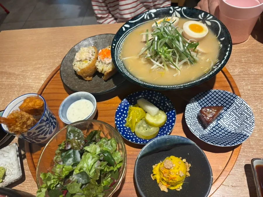Fukuoka-style ramen set laid out on the table
