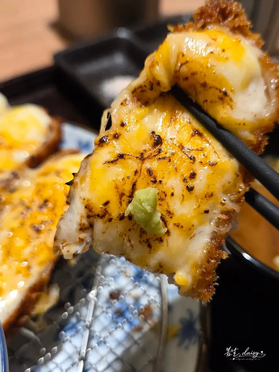 Crispy snow double cheese katsu