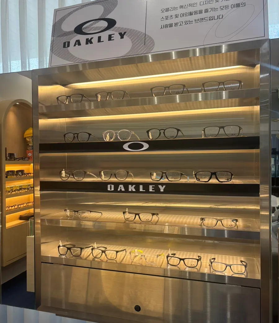 Oakley sports goggles