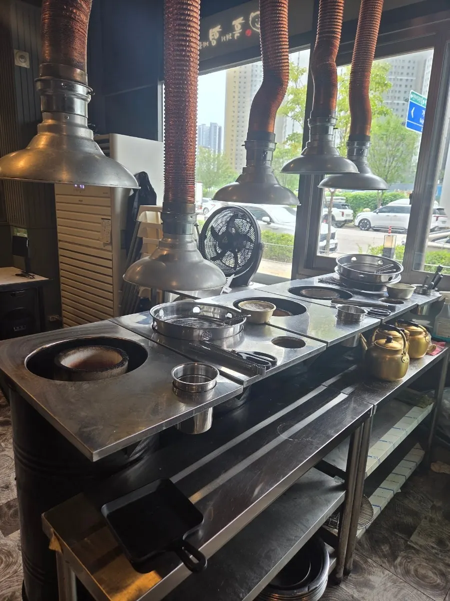 Pre-grilled black pork and grilling service
