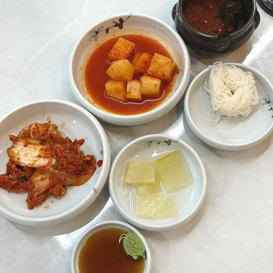 국밥과 함께 나온 깍두기