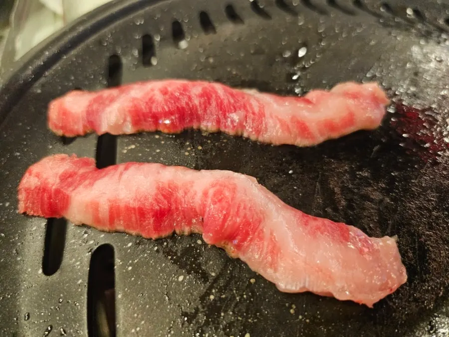 Skirt steak grilled yakiniku-style