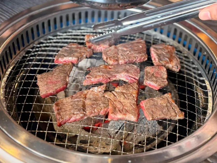 Hanwoo beef grilling