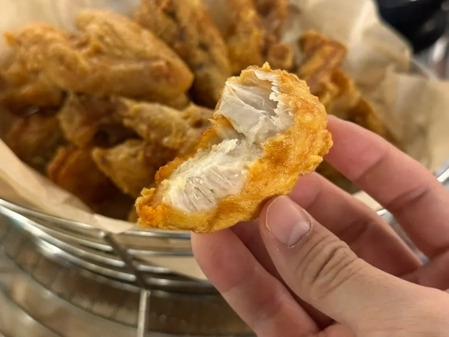 Remaining fried chicken on the plate