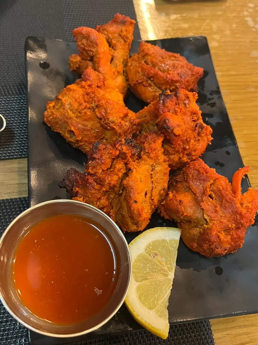 Plate of boneless tandoori chicken