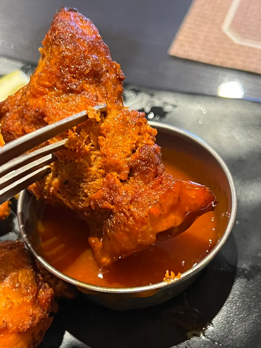 Plate of boneless tandoori chicken