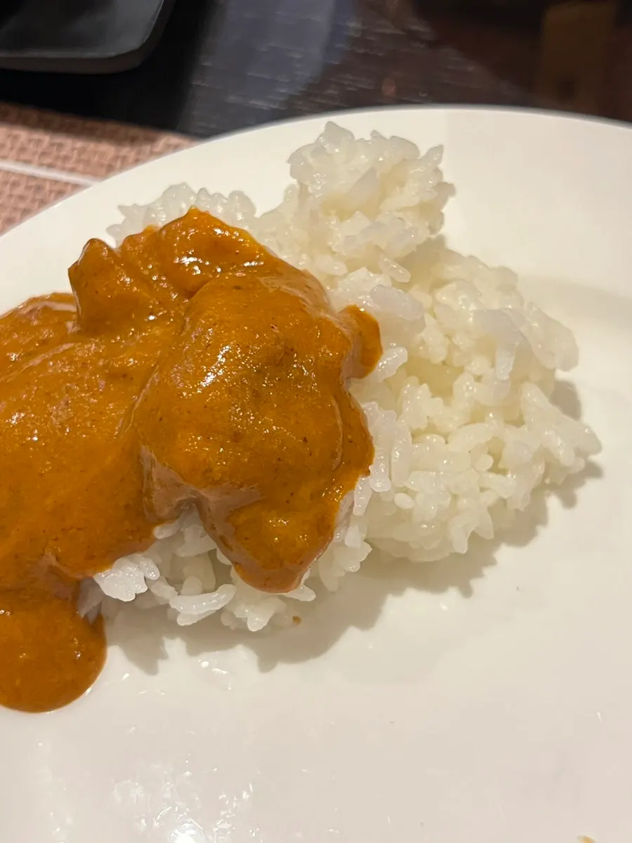 Thick butter chicken makhani with chicken pieces