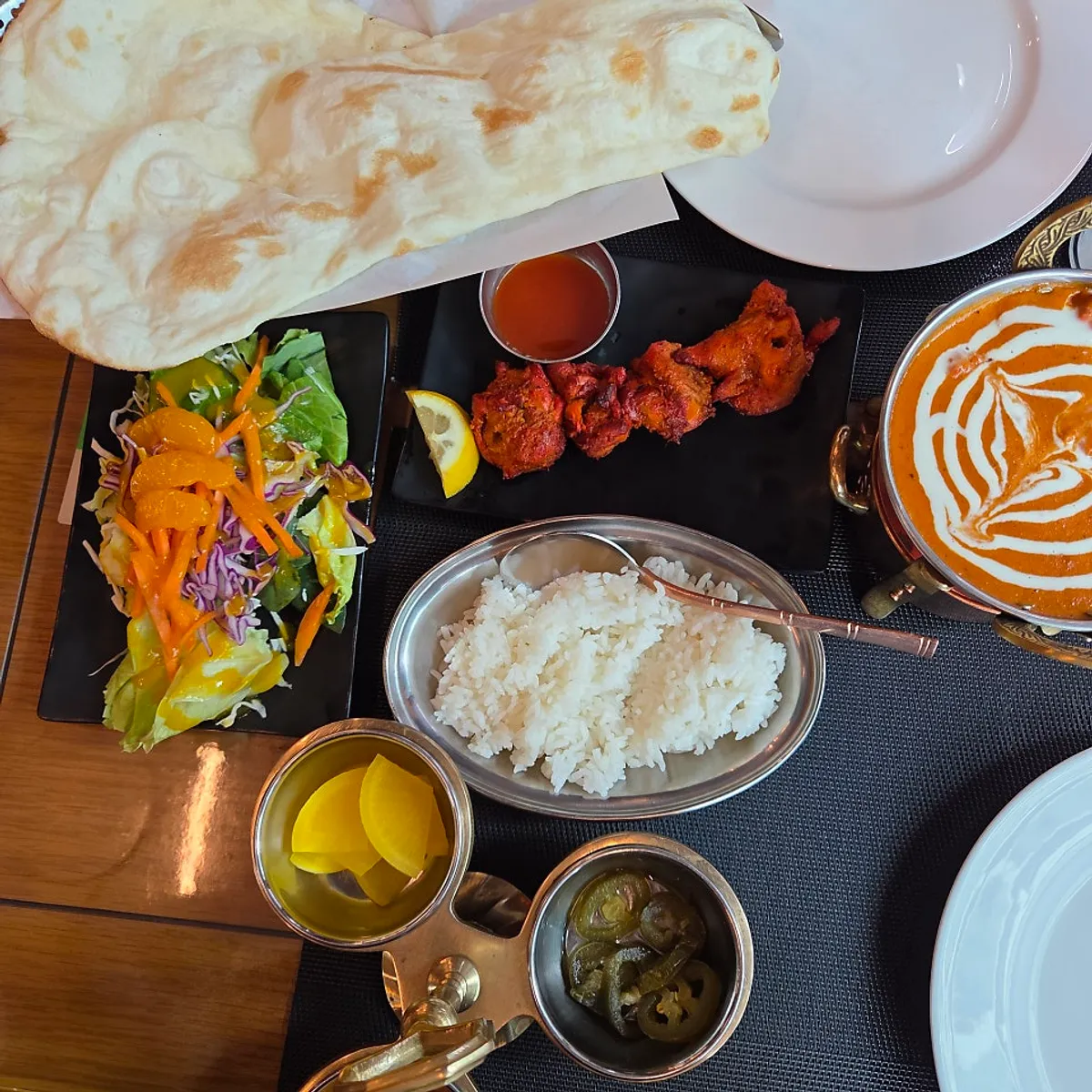 平日ランチセットAの2人分の食卓
