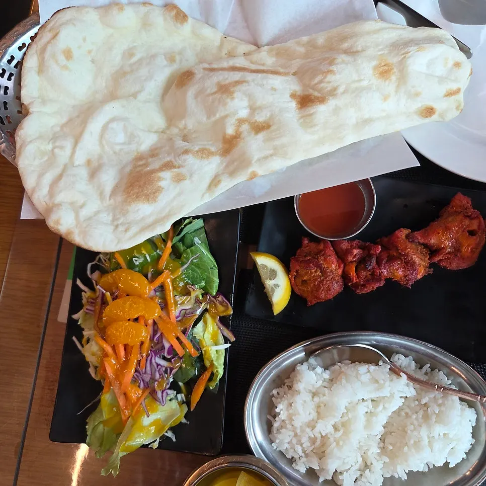 クリーミーなバターチキンカレーのクローズアップ