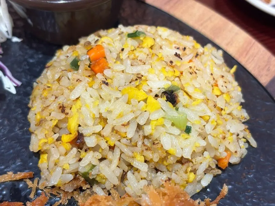 치킨까스와 함께 나온 계란볶음밥