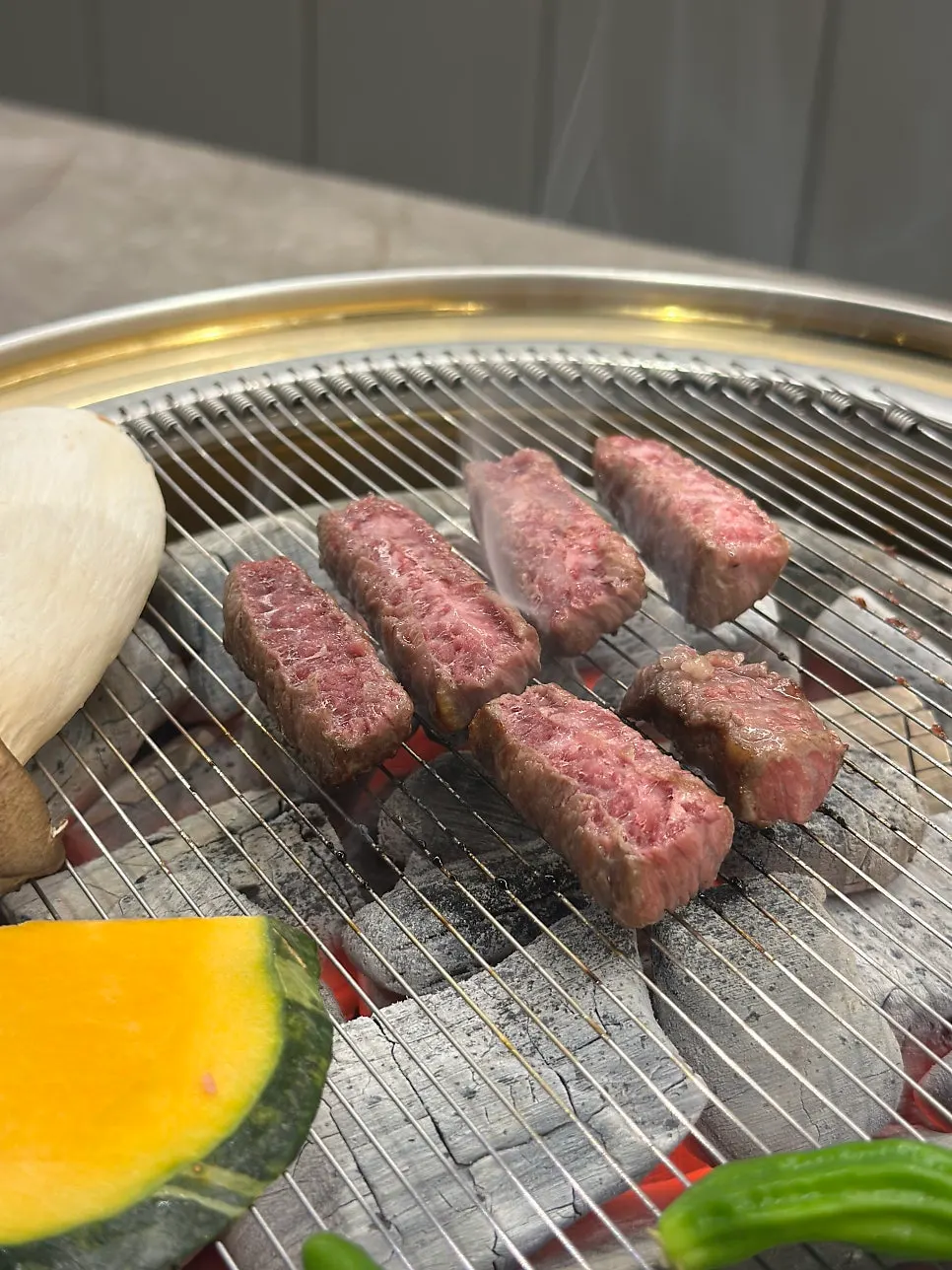 Close-up of grilled hanwoo with visible juices