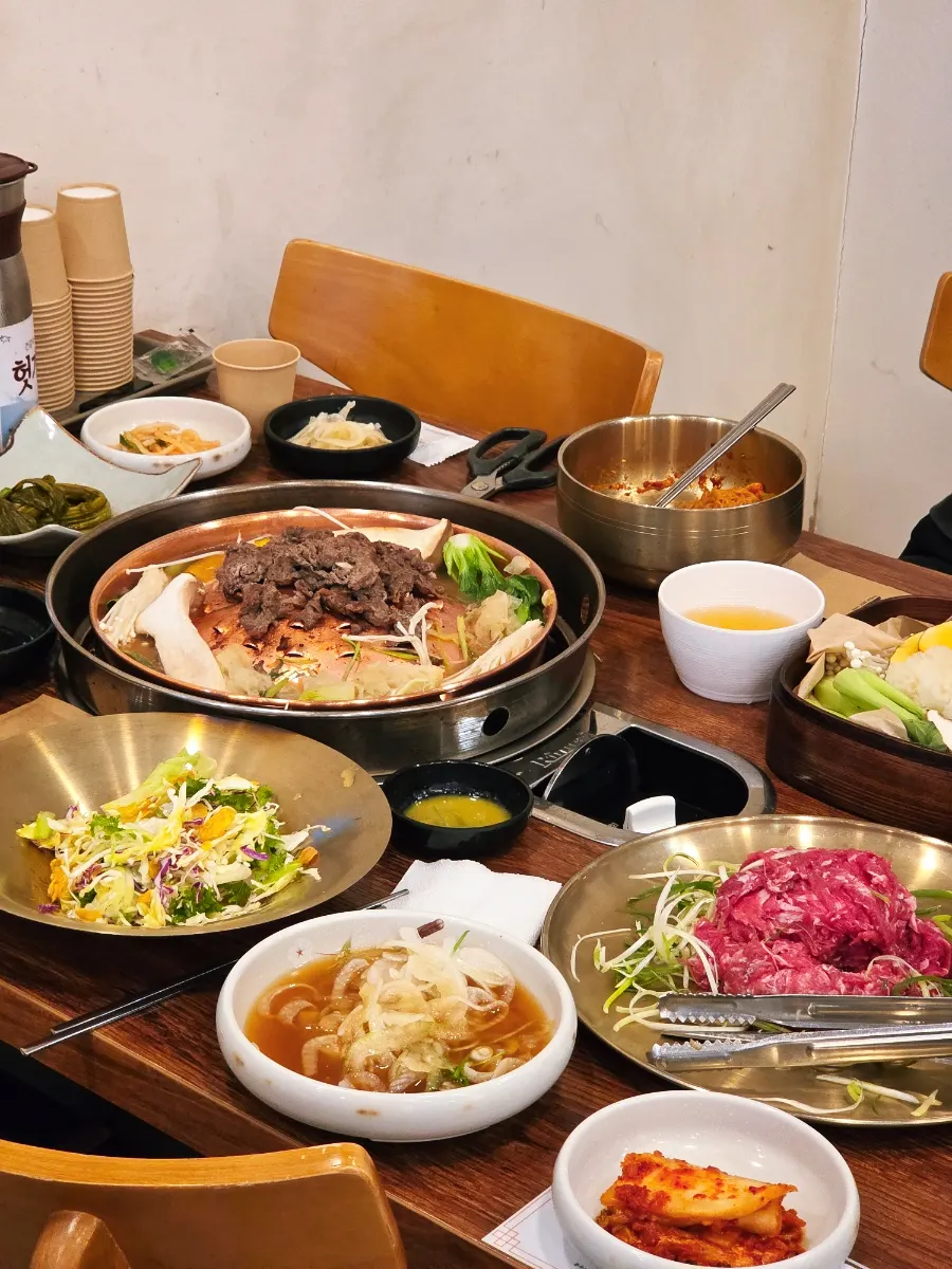 Closing photo from the meal at Dongchuwon Bulgogi