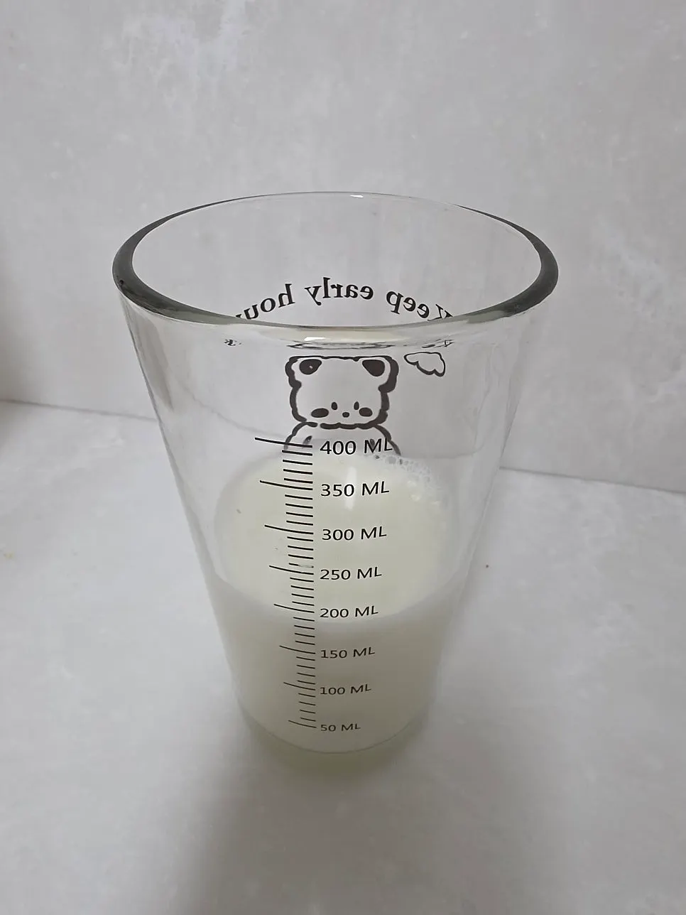 Injeolmi soy milk powder prepared alongside milk