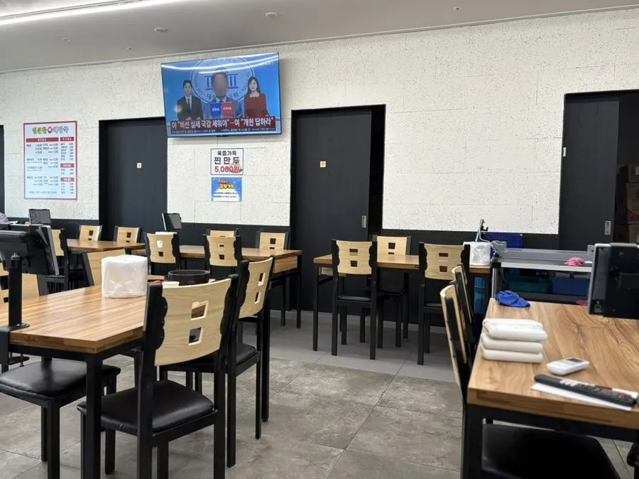 Interior with a wall-side private room