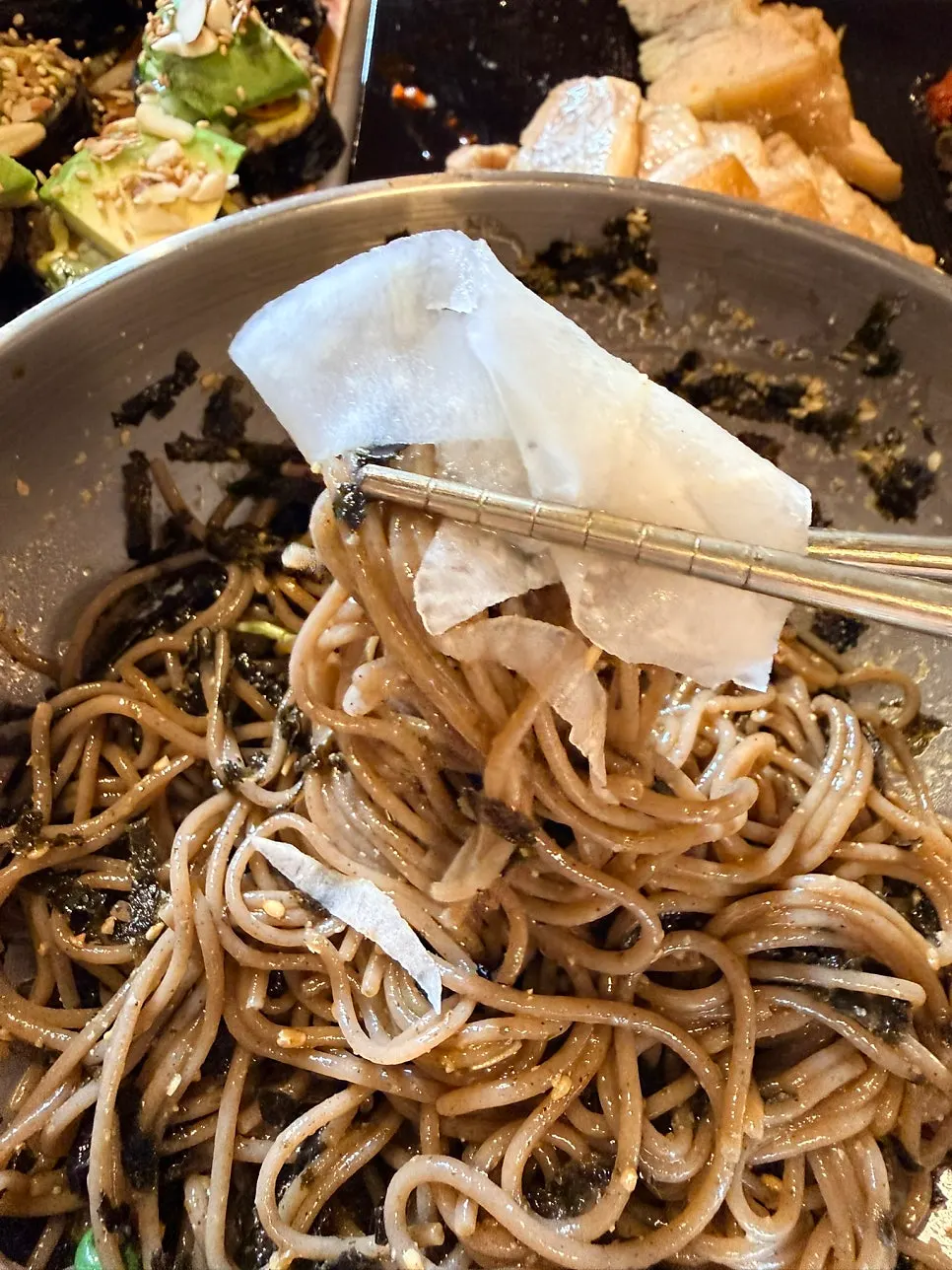 Table with makguksu and buckwheat gimbap together