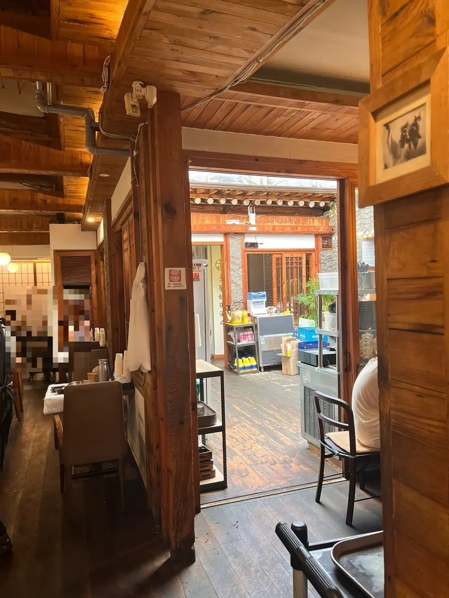 Spacious interior with generously spaced tables