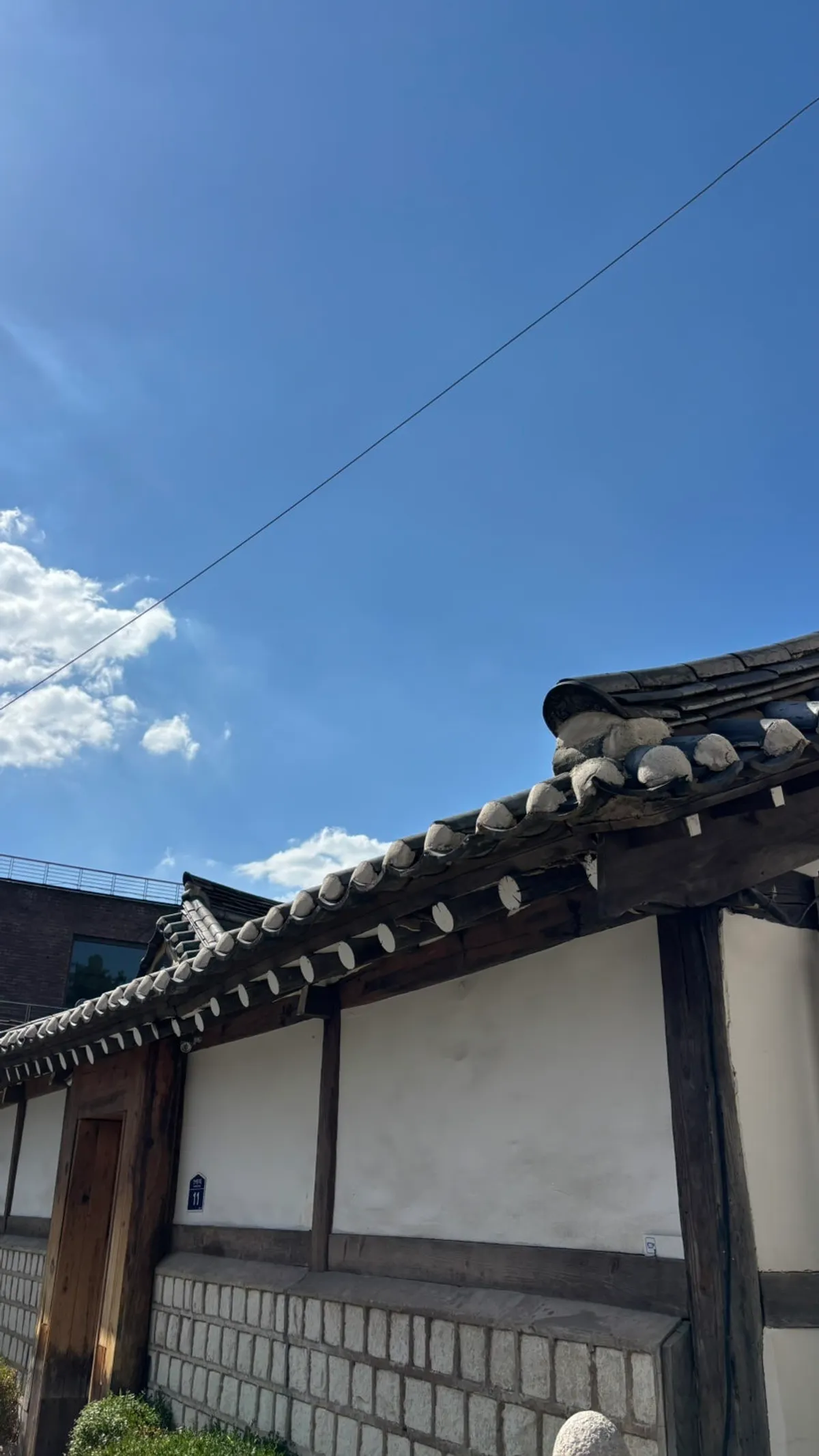 고씨네동해막국수 종로점 세로 컷 매장 풍경