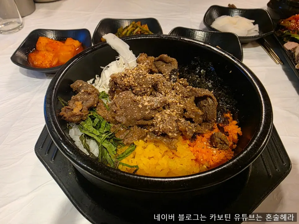 Kkakdugi and yeolmu kimchi side dishes
